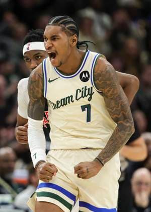 (251219) -- MILWAUKEE, Dec. 19, 2025 -- Milwaukee Bucks Kevin Porter Jr. (front) celebrates during the 2025-2026 NBA, Basketball Herren, USA regular season game between Milwaukee Bucks and Toronto Raptors in Milwaukee, the United States, on Dec. 18, 2025. (Photo by Xinhua) (SP)U.S.-MILWAUKEE-BASKETBALL-NBA-BUCKS VS RAPTORS JoelxLerner 