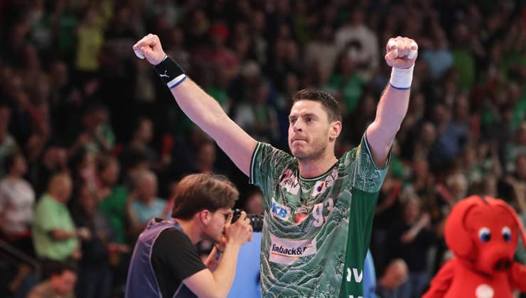 Mijajlo Marsenic, Füchse team cheers after the end of the game Joy Emotion Cheering Sport Handball DHB Cup Quarterfinals Men Season 2025 2026 18 12 2025 Füchse Berlin vs THW Kiel