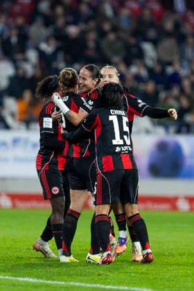 Google Pixel Womens Bundesliga SGS Essen Eintracht Frankfurt 19 12 2025 Cheers after the goal to 0 1 by Geraldine Reuteler Eintracht Frankfurt, 14 on matchday 14 of the Google Pixel Womens Bundesliga in the match between SGS Essen and Eintracht Frankfurt on 19 12 2025 at the stadium on Hafenstraße in Essen Copyright: xBEAUTIFULxSPORTS Meuselx