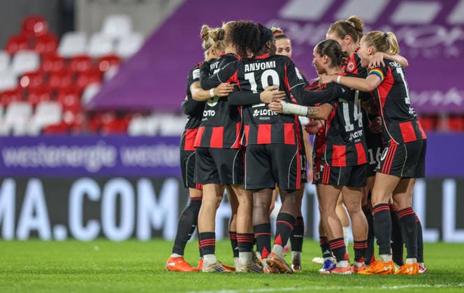 GER, Essen, SGS Essen vs Eintracht Frankfurt, Google Pixel Frauen Bundesliga, Fussball, DFB, Spielzeit 2025 2026, Stadion an der Hafenstraße , 14. Spieltag im Bild: GÃ raldine Reuteler (Eintracht Frankfurt 14) erzielt das Tor zum 0:1, Tor, Jubel und Freude, Emotionen DFB DFL REGULATIONS PROHIBIT ANY USE OF PHOTOGRAPHS AS IMAGE SEQUENCES AND OR QUASI-VIDEO, 19.12.2025 Copyright: HMBxMedia HendrikxHamelau