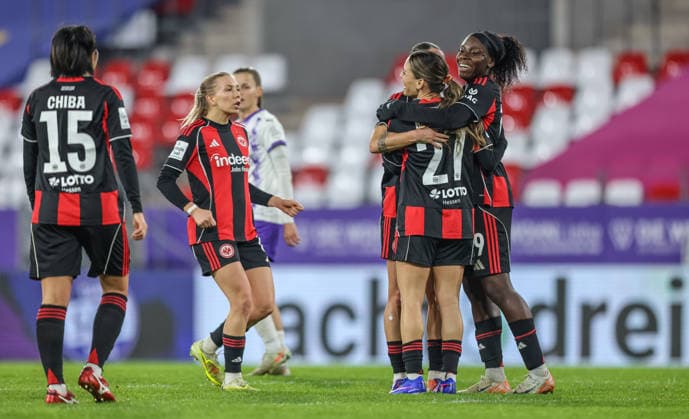 GER, Essen, SGS Essen vs Eintracht Frankfurt, Google Pixel Frauen Bundesliga, Fußball, DFB, Spielzeit 2025 2026, Stadion an der Hafenstraße , 14 Spieltag im Bild ErÃ leta Memeti Eintracht Frankfurt 27 erzielt das Tor zum 0 2, Tor, Jubel und Freude, Emotionen DFB DFL REGULATIONS PROHIBIT ANY USE OF PHOTOGRAPHS AS IMAGE SEQUENCES AND OR QUASI VIDEO, 19 12 2025 Copyright: HMBxMedia HendrikxHamelau