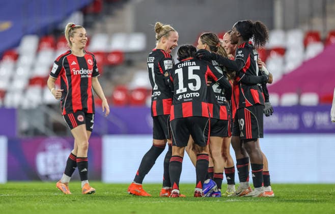 GER, Essen, SGS Essen vs Eintracht Frankfurt, Google Pixel Frauen Bundesliga, Fußball, DFB, Spielzeit 2025 2026, Stadion an der Hafenstraße , 14 Spieltag im Bild ErÃ leta Memeti Eintracht Frankfurt 27 erzielt das Tor zum 0 2, Tor, Jubel und Freude, Emotionen DFB DFL REGULATIONS PROHIBIT ANY USE OF PHOTOGRAPHS AS IMAGE SEQUENCES AND OR QUASI VIDEO, 19 12 2025 Copyright: HMBxMedia HendrikxHamelau