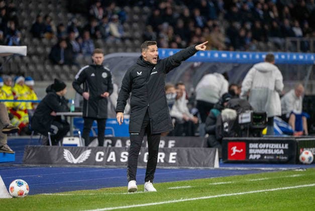 Soccer, Men, Season 2025 2026, 2 Bundesliga 17 Matchday , Hertha BSC Arminia Bielefeld, Coach Stefan Leitl Hertha BSC , 19 12 2025, Copyright: xMatthiasxKochx