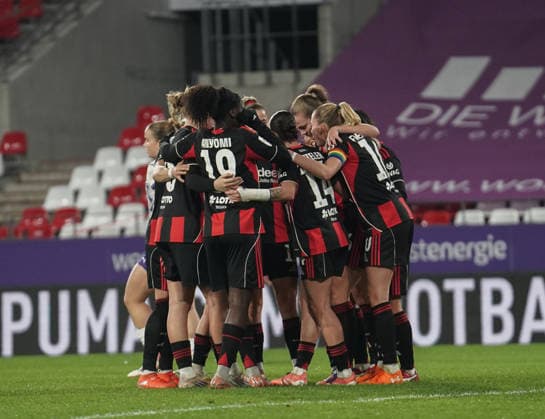 Germany Womens Bundesliga 2025 26, 14 Matchday SGS Essen vs Eintracht Frankfurt Goal and goal celebration Frankfurt Copyright: xMerlexKölkingx