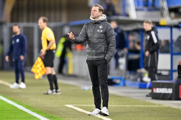 Paderborn, Home Deluxe Arena, 19 12 25, GER, Herren, 2 Bundesliga, Saison 2025 2026, SC Paderborn 07 SV Darmstadt 98 Bild Trainer Florian KOHFELDT Darmstadt DFL regulations prohibit any use of photographs as image sequences and or quasi video NRW Germany