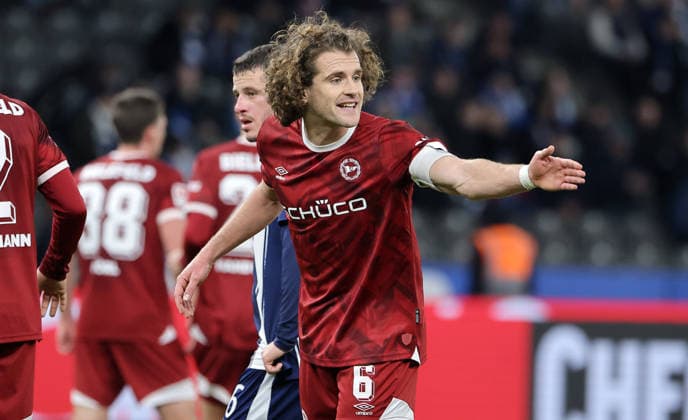 Mael Corboz pointing, gesticulating Action upper body Sport Football Soccer DFL 2 Bundesliga Men 17 Matchday Season 2025 2026 19 12 2025 Hertha BSC Berlin vs DSC Arminia Bielefeld DFL regulations prohibit any use of photographs as image sequences and or quasi video