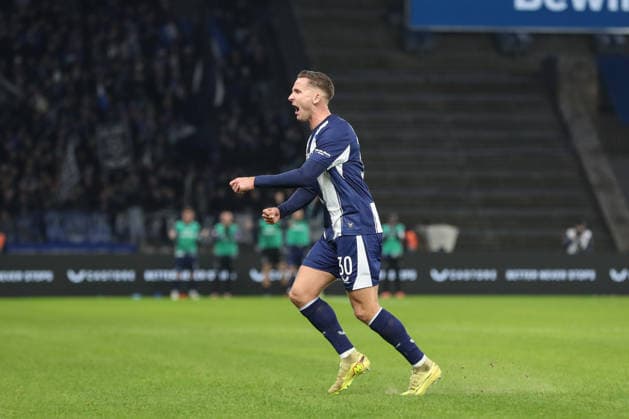 19 12 2025, xtgx, Fussball 2 Bundesliga, Hertha BSC Berlin Arminia Bielefeld emspor, v l Paul Seguin Hertha, 30 Jubel, Torjubel, jubelt ueber das Tor, celebrate the goal, celebration DFL DFB REGULATIONS PROHIBIT ANY USE OF PHOTOGRAPHS as IMAGE SEQUENCES and or QUASI VIDEO Berlin
