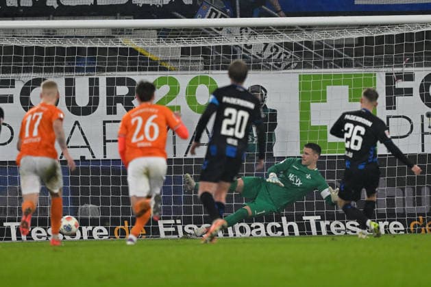 Paderborn, Home Deluxe Arena, 19 12 25, GER, Herren, 2 Bundesliga, Saison 2025 2026, SC Paderborn 07 SV Darmstadt 98 Bild Sebastian KLAAS Paderborn macht das Tor zum 2 2 DFL regulations prohibit any use of photographs as image sequences and or quasi video NRW Germany