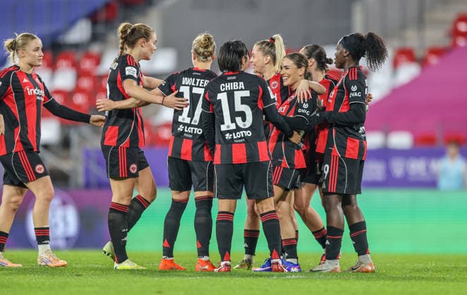 GER, Essen, SGS Essen vs Eintracht Frankfurt, Google Pixel Frauen Bundesliga, Fußball, DFB, Spielzeit 2025 2026, Stadion an der Hafenstraße , 14 Spieltag im Bild ErÃ leta Memeti Eintracht Frankfurt 27 erzielt das Tor zum 0 2, Tor, Jubel und Freude, Emotionen DFB DFL REGULATIONS PROHIBIT ANY USE OF PHOTOGRAPHS AS IMAGE SEQUENCES AND OR QUASI VIDEO, 19 12 2025 Copyright: HMBxMedia HendrikxHamelau