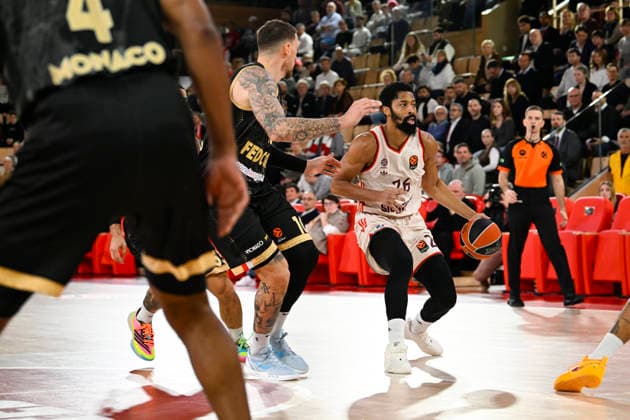 BASKET-BALL : AS Monaco VS FC Bayern Basketball - Turkish Airlines EuroLeague - 19 12 2025 Spencer Dinwiddie (FC Bayern) - Turkish Airlines EuroLeague match between AS Monaco and FC Bayern Basketball on December 19, 2025 at the Louis II Stadium in Monaco. MonacoMonaco  Copyright: xWilliamxCannarellax
