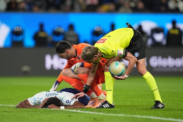 Inter Milan s Ange-Yoan Bonny during the EA Sports FC italian Supercup 2025 semifinal match between Bologna and Inter at Al-Awwal Park Stadium in Riyadh, Saudi Arabia - Soccer - Friday December 19, 2025  Copyright: xMassimoxPaolone LaPressex