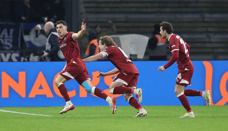 Stefano Russo cheers after 1 1 equalizer joy emotion jubilation Sport Football Soccer DFL 2 Bundesliga Men 17 Matchday Season 2025 2026 19 12 2025 Hertha BSC Berlin vs DSC Arminia Bielefeld DFL regulations prohibit any use of photographs as image sequences and or quasi video