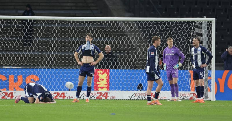 Hertha players disappointed after the end of the match Disappointment Sport Soccer Football DFL 2 Bundesliga Men 17 Matchday Season 2025 2026 19 12 2025 Hertha BSC Berlin vs DSC Arminia Bielefeld DFL regulations prohibit any use of photographs as image sequences and or quasi video