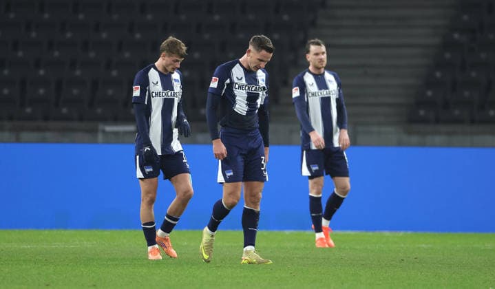 Michael Cuisance, Paul Seguin, Linus Gechter, Hertha players disappointed after the end of the match Disappointment Sport Soccer Football DFL 2 Bundesliga Men 17 Matchday Season 2025 2026 19 12 2025 Hertha BSC Berlin vs DSC Arminia Bielefeld DFL regulations prohibit any use of photographs as image sequences and or quasi video