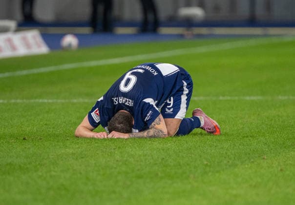 Soccer, Men, Season 2025 2026, 2 Bundesliga 17 Matchday , Hertha BSC Arminia Bielefeld, Dawid Kownacki Hertha BSC , Disappointment after final whistle, 19 12 2025, Copyright: xMatthiasxKochx
