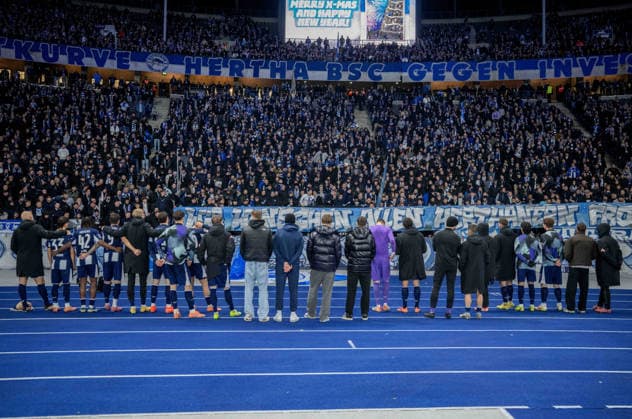 Soccer, Men, Season 2025 2026, 2 Bundesliga 17 Matchday , Hertha BSC Arminia Bielefeld, Berlin disappointment after final whistle, 19 12 2025, Copyright: xMatthiasxKochx