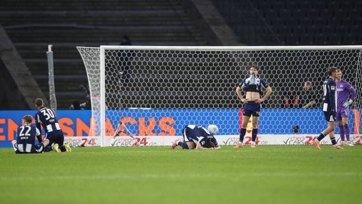 19 12 2025, xtgx, Soccer 2 Bundesliga, Hertha BSC Berlin Arminia Bielefeld emspor, v l Hertha after goal 1 1 by Stefano Russo Bielefeld, 21 disappointed, disappointed, disappointed DFL DFB REGULATIONS PROHIBIT ANY USE OF PHOTOGRAPHS as IMAGE SEQUENCES and or QUASI VIDEO Berlin