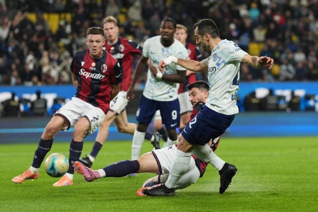 Bologna™s Riccardo Orsolini in action during the EA Sports FC italian Supercup 2025 semifinal match between Bologna and Inter at Al-Awwal Park Stadium in Riyadh, Saudi Arabia - Soccer - Friday December 19, 2025  Copyright: xMassimoxPaolone LaPressex