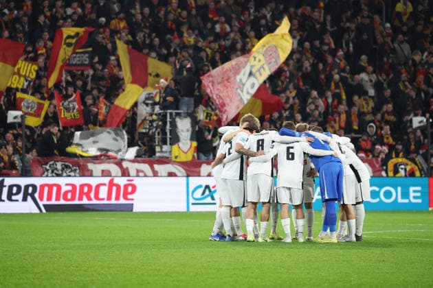 FOOTBALL : RC Lens vs Feignies-Aulnoye - Coupe de France 32e de finale - 19 12 2025 Equipe de Feignies-Aulnoye lors du match RC Lens vs Feignies-Aulnoye, Coupe de France 32e de finale, stade Bollaert-Delelis, le 19 dÃ cembre 2025 - photo Laurent Sanson PsnewZ  Copyright: xLaurentxSANSONx xPsnewZx