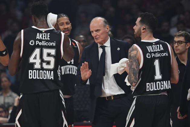 CRVENA ZVEZDA vs VIRTUS BOLOGNA DUSKO IVANOVIC coach basketball Crvena zvezda vs Virtus Bologna, Euroleague, Beogradska arena, Belgrade 19.12.2025 Foto: BASKETBALL, EUROLEAGUE, CRVENA ZVEZDA, RED STAR, VIRTUS BOLOGNA Belgrade Belgrade arena Serbia Copyright: xMarkoxMetlas xMNxPressx