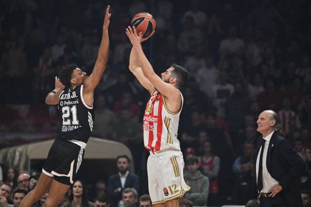 CRVENA ZVEZDA vs VIRTUS BOLOGNA NIKOLA KALINIC vs DERRICK ALSTON JR basketball Crvena zvezda vs Virtus Bologna, Euroleague, Beogradska arena, Belgrade 19.12.2025 Foto: BASKETBALL, EUROLEAGUE, CRVENA ZVEZDA, RED STAR, VIRTUS BOLOGNA Belgrade Belgrade arena Serbia Copyright: xMarkoxMetlas xMNxPressx