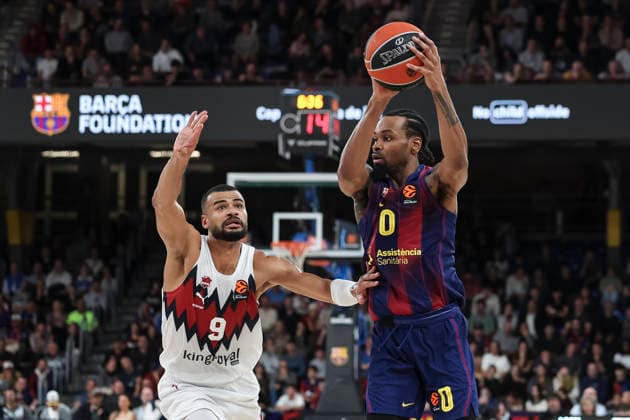 December 19, 2025, Barcelona, Barcelona, Spain: Kevin Punter of FC Barcelona, Barca and Timothe Luwawu-Cabarrot of Baskonia in action during the EuroLeague Regular Season Round 17 match played between FC Barcelona and Baskonia at Palau Blaugrana on December 19, 2025 in Barcelona, Spain. Barcelona Spain - ZUMAa181 20251219_zaa_a181_110 Copyright: xJavierxBorregox