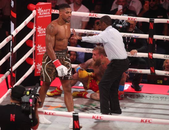 Anthony Joshua knockouts out Jake Paul on December 19 2025 in Miami Miami Florida USA Copyright: xTomxHoganx-xHoganphotos.comx916x947x8354xtomhoganphotos@gmail.comx JoshuaPaul_Hoganphotos12863