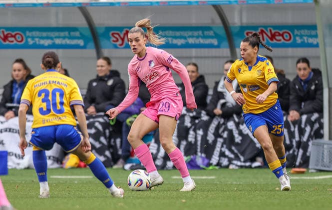GER, Hoffenheim, TSG Hoffenheim vs Carl Zeiss Jena, Google Pixel Womens Bundesliga, Football, DFB, Season 2025 2026, Dietmar Hopp Stadium, 14 Matchday in picture v l Elena Mühlemann FC Carl Zeiss Jena Women 30 , Selina Cerci TSG 1899 Hoffenheim Women 29 DFB DFL REGULATIONS PROHIBIT ANY USE OF PHOTOGRAPHS AS IMAGE SEQUENCES AND OR QUASI VIDEO, 20 12 2025 Copyright: HMBxMedia HendrikxHamelau