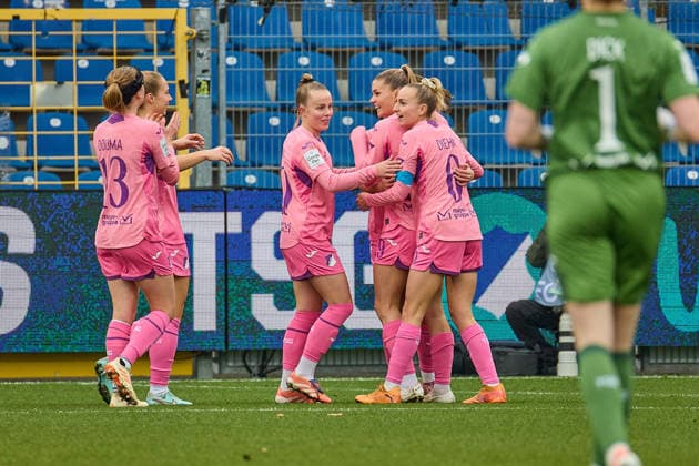 Juebel über das Tor von Selina Cerci TSG 1899 Hoffenheim, 29 zum 1 0 für TSG 1899 Hoffenheim, Wielle Douma TSG 1899 Hoffenheim, 13 , Laura Gloning TSG 1899 Hoffenheim, 20 , Vanessa Diehm TSG 1899 Hoffenheim, 06 , Valesca Ampoorter TSG 1899 Hoffenheim, 18 GER, TSG 1899 Hoffenheim vs FC Carl Zeiss Jena, Fussball, Women, Google Pixel Bundesliga, Matchday 14, Season 2025 2026, 20 12 2025 DFL, DFB regulations prohibit any use of photographs as image sequences and or quasi video GER, TSG 1899 Hoffenheim vs FC Carl Zeiss Jena, Football, Women, Google Pixel Bundesliga, Matchday 14, Season 2025 2026, 20 12 2025 Sinsheim Copyright: xEibner-Pressefoto GeraldxOelze-dexStoppanyx EP_ODS