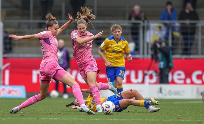 GER, Hoffenheim, TSG Hoffenheim vs Carl Zeiss Jena, Google Pixel Frauen Bundesliga, Football, DFB, Spielzeit 2025 2026, Dietmar Hopp Stadion, 14 Spieltag im Bild v l DFB DFL REGULATIONS PROHIBIT ANY USE OF PHOTOGRAPHS AS IMAGE SEQUENCES AND OR QUASI VIDEO, 20 12 2025 Copyright: HMBxMedia HendrikxHamelau