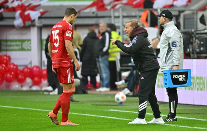 20 12 2025 Soccer Season 2025 2026 2 Soccer Bundesliga 17 Matchday Fortuna Düsseldorf F95 SpVgg Greuther Fürth Kleeblatt Sportfoto Zink MeZi xmexzix DFL regulations prohibit any use of photographs as image sequences and or quasi video only for editorial use Tim Oberdorf 15, Fortuna Düsseldorf F95 Markus Anfang Head Coach Coach Fortuna Düsseldorf F95