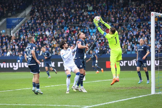 Timo Horn VfL Bochum GER, VfL Bochum vs Karlsruher SC, Football, 2 Liga, Matchday 17, Season 2025 2026, 20 12 2025 DFL REGULATES PROHIBIT ANY USE OF PHOTOGRAPHS AS IMAGE SEQUENCES AND OR QUASI VIDEO GER, VfL Bochum vs Karlsruher SC, Football, 2 Liga, Matchday 17, Season 2025 2026, 20 12 2025 Bochum Copyright: xEibner-Pressefoto FrankxZeisingx EP_FZG