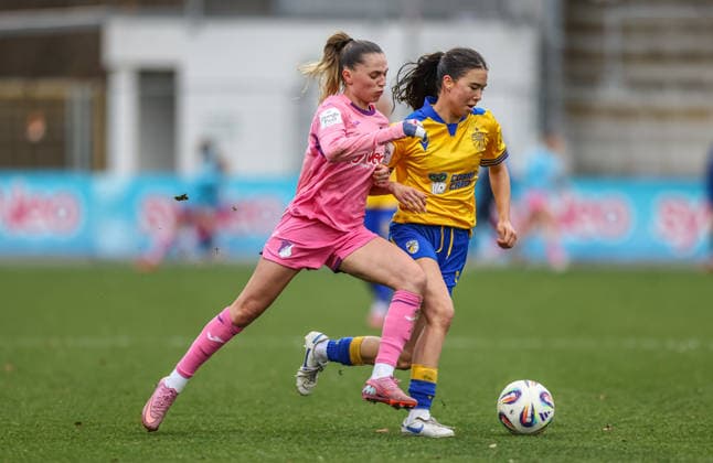 GER, Hoffenheim, TSG Hoffenheim vs Carl Zeiss Jena, Google Pixel Womens Bundesliga, Football, DFB, Season 2025 2026, Dietmar Hopp Stadium, 14 Matchday in picture f l Jill Janssens TSG 1899 Hoffenheim Women 9 , Suya Haering FC Carl Zeiss Jena Women 5 , Duel DFB DFL REGULATIONS PROHIBIT ANY USE OF PHOTOGRAPHS AS IMAGE SEQUENCES AND OR QUASI VIDEO, 20 12 2025 Copyright: HMBxMedia HendrikxHamelau