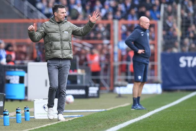 Soccer 2 Bundesliga 17 Matchday VfL Bochum Karlsruher SC on 20 12 2025 at Vonovia Ruhrstadion in Bochum Christian Eichner Coach Head Coach Karlsruhe DFL regulations prohibit any use of photographs as image sequences and or quasi video xRx