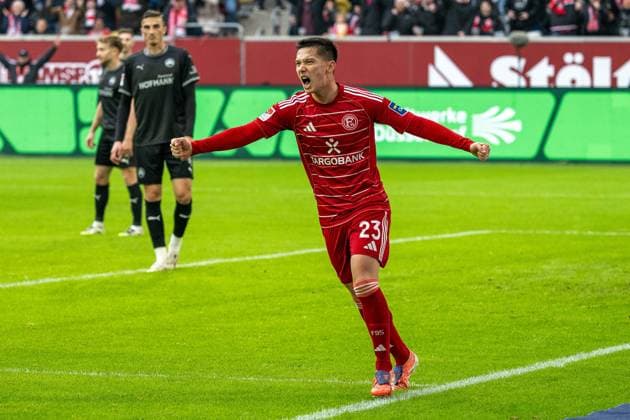 20 12 2025, Soccer 2 Bundesliga, Season 2025 2026, Matchday 17, Fortuna Duesseldorf SpVgg Greuther Fuerth in the Merkur Spiel Arena in Duesseldorf Shinta Appelkamp Fortuna Duesseldorf, 23 celebrates the goal to 1 0 by Cedric Itten Fortuna Duesseldorf, 13 Important note In accordance with the regulations of the DFL German Football League and the DFB German Football Association, it is prohibited to utilize or have utilized photographs taken in the stadium or of the match in the form of sequential images or video-like photo series Foto Kirchner Media Thomas Haesler Copyright: xKirchner-Media ThomasxHaeslerx