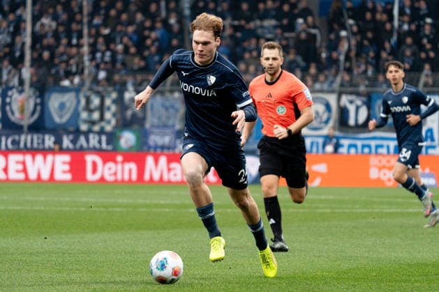 Germany 2 Bundesliga 2025 26, 17 Matchday VfL Bochum vs Karlsruher SC 20 12 2025 Vonovia Ruhrstadion Bochum, North Rhine-Westphalia Mats Pannewig VfL Bochum, 24 Copyright: xCelinaxLeiersx