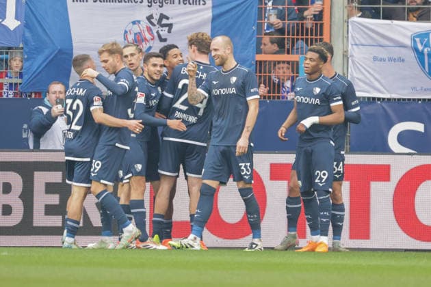 20 12 2025, xgrfx, Soccer 2 Bundesliga, VfL Bochum Karlsruher SC v l Tor, Francis Onyeka VfL Bochum DFL DFB REGULATIONS PROHIBIT ANY USE OF PHOTOGRAPHS as IMAGE SEQUENCES and or QUASI VIDEO Bochum