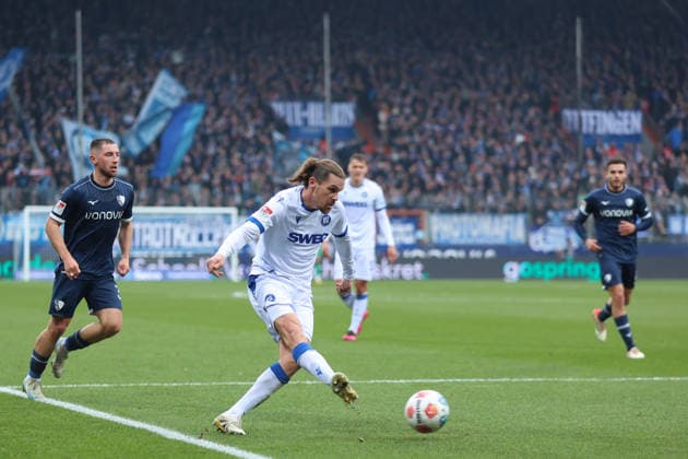 Sebastian Jung Karlsruher SC GER, VfL Bochum vs Karlsruher SC, Football, 2 Liga, Matchday 17, Season 2025 2026, 20 12 2025 DFL REGULATES PROHIBIT ANY USE OF PHOTOGRAPHS AS IMAGE SEQUENCES AND OR QUASI VIDEO GER, VfL Bochum vs Karlsruher SC, Football, 2 Liga, Matchday 17, Season 2025 2026, 20 12 2025 Bochum Copyright: xEibner-Pressefoto FrankxZeisingx EP_FZG