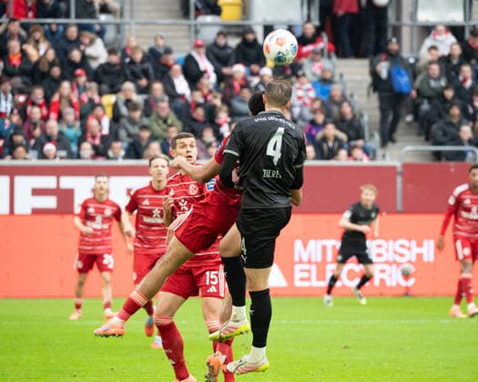 Germany Soccer 2 Bundesliga 2025 26, 17 Matchday 20 12 2025 Fortuna Düsseldorf vs SpVgg Greuther Fürth Merkur Spiel Arena Düsseldorf in action Philipp Ziereis SpVgg Greuther Fürth,4 Tim Oberdorf Fortuna Düsseldorf,15 Copyright: xOrhanxHabashx