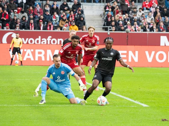 Germany Soccer 2 Bundesliga 2025 26, 17 Matchday 20 12 2025 Fortuna Düsseldorf vs SpVgg Greuther Fürth Merkur Spiel Arena Düsseldorf in action Florian Kastenmeier Fortuna Düsseldorf,33 Elias Egouli Fortuna Düsseldorf,44 Copyright: xOrhanxHabashx