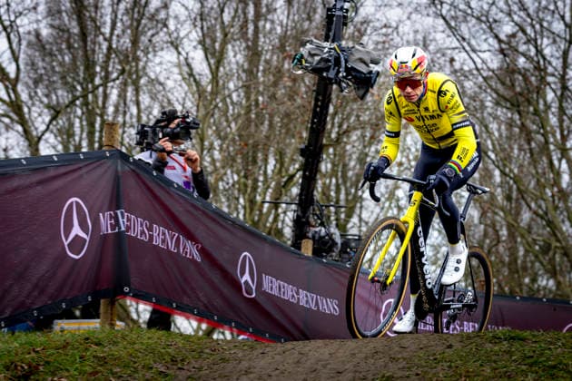 Wout van Aert TEAM VISMA LEASE A BIKE during the UCI Cyclo cross World Cup 2025 in ANTWERPEN, Belgium on 20 december 2025, photo by Marcel van Dorst EYE4images DeFodi Images