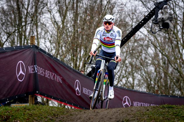 Mathieu van der Poel ALPECIN DECEUNINCK during the UCI Cyclo cross World Cup 2025 in ANTWERPEN, Belgium on 20 december 2025, photo by Marcel van Dorst EYE4images DeFodi Images