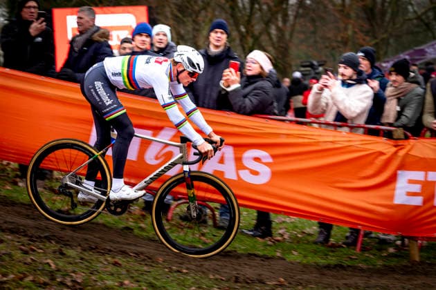 Mathieu van der Poel ALPECIN DECEUNINCK during the UCI Cyclo cross World Cup 2025 in ANTWERPEN, Belgium on 20 december 2025, photo by Marcel van Dorst EYE4images DeFodi Images