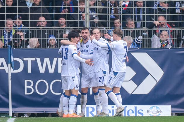 20 12 2025, Football, Season 2025 2026, 2 Bundesliga, Matchday 17, VfL Bochum 1848 Karlsruher SC, The KSC players celebrate the goal to 1 by Marvin Wanitzek Karlsruher SC , Bochum Vonovia Ruhrstadion NRW Germany xRHR PHOTO DEx Copyright: DennisxEwert RHR-FOTOx RHR-FOTO DE
