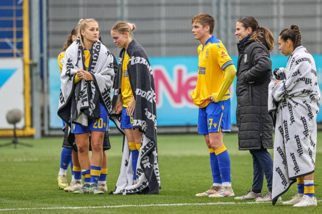 GER, Hoffenheim, TSG Hoffenheim vs Carl Zeiss Jena, Google Pixel Womens Bundesliga, Football, DFB, Season 2025 2026, Dietmar Hopp Stadium, 14 Matchday in picture Disappointment and frustration after the defeat at Carl Zeiss Jena DFB DFL REGULATES PROHIBIT ANY USE OF PHOTOGRAPHS AS IMAGE SEQUENCES AND OR QUASI VIDEO, 20 12 2025 Copyright: HMBxMedia HendrikxHamelau