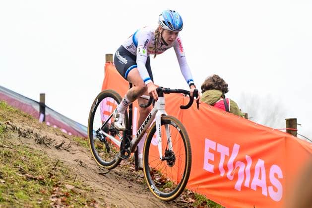 UCI Cyclocross World Cup 2025-2026 Antwerpen ANTWERPEN, BELGIUM - DECEMBER 20 : Van der Heijden Inge of Crelan - Corendon in action during the 5th leg of the Antwerpen UCI Cyclocross World Cup 2025-2026 a cyclocross race for Men Women on December 20, 2025 in Antwerpen, Belgium, 20 12 2025 ( Antwerpen Belgium  Copyright: xPeterxDexVoechtx