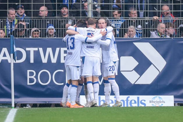 20 12 2025, Football, Season 2025 2026, 2 Bundesliga, Matchday 17, VfL Bochum 1848 Karlsruher SC, The KSC players celebrate the goal to 1 by Marvin Wanitzek Karlsruher SC , Bochum Vonovia Ruhrstadion NRW Germany xRHR PHOTO DEx Copyright: DennisxEwert RHR-FOTOx RHR-FOTO DE