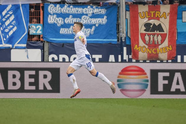 20 12 2025, xgrfx, Soccer 2 Bundesliga, VfL Bochum Karlsruher SC v l Tor, Marvin Wanitzek Karlsruher SC DFL DFB REGULATIONS PROHIBIT ANY USE OF PHOTOGRAPHS as IMAGE SEQUENCES and or QUASI VIDEO Bochum