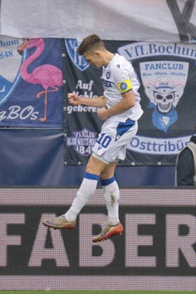 20 12 2025, xgrfx, Soccer 2 Bundesliga, VfL Bochum Karlsruher SC v l Tor, Marvin Wanitzek Karlsruher SC DFL DFB REGULATIONS PROHIBIT ANY USE OF PHOTOGRAPHS as IMAGE SEQUENCES and or QUASI VIDEO Bochum