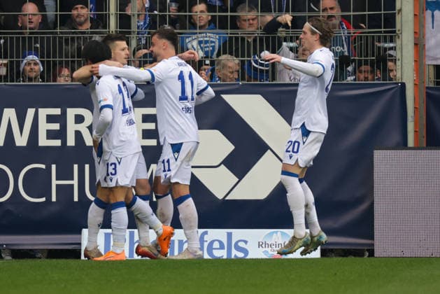 20 12 2025, xgrfx, Soccer 2 Bundesliga, VfL Bochum Karlsruher SC v l Tor, Marvin Wanitzek Karlsruher SC DFL DFB REGULATIONS PROHIBIT ANY USE OF PHOTOGRAPHS as IMAGE SEQUENCES and or QUASI VIDEO Bochum
